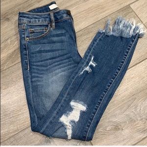 Distressed Skinny Jeans with frayed ankle 25